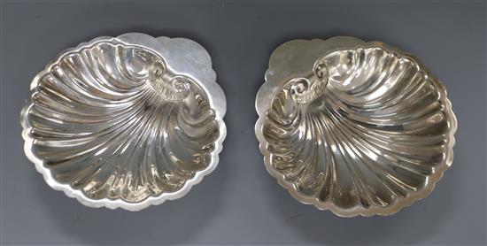 A pair of Jennings sterling silver butter shells, 10.5 oz.